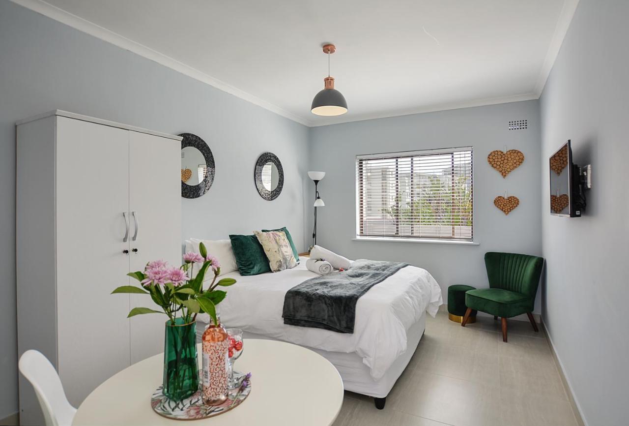 Sea Breeze Apartments Bloubergstrand Exterior photo