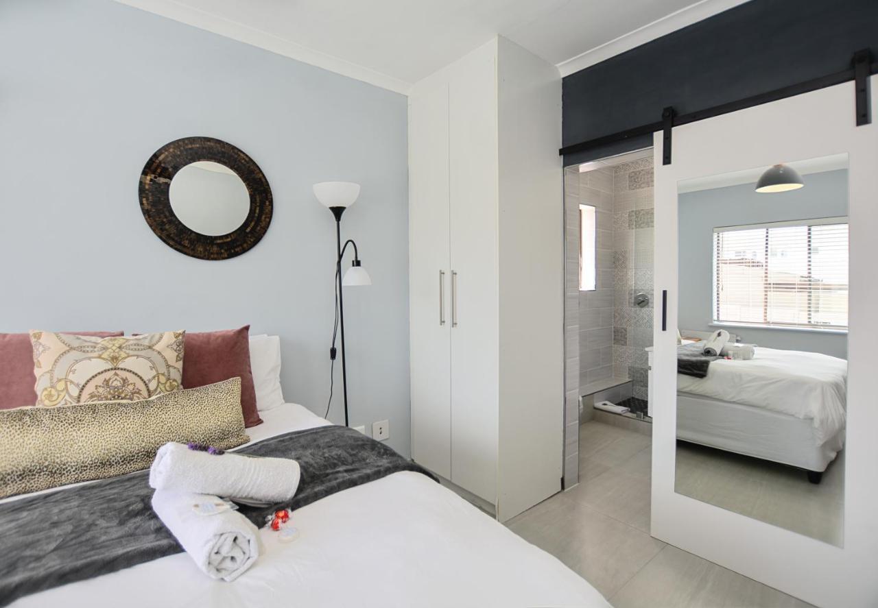 Sea Breeze Apartments Bloubergstrand Exterior photo